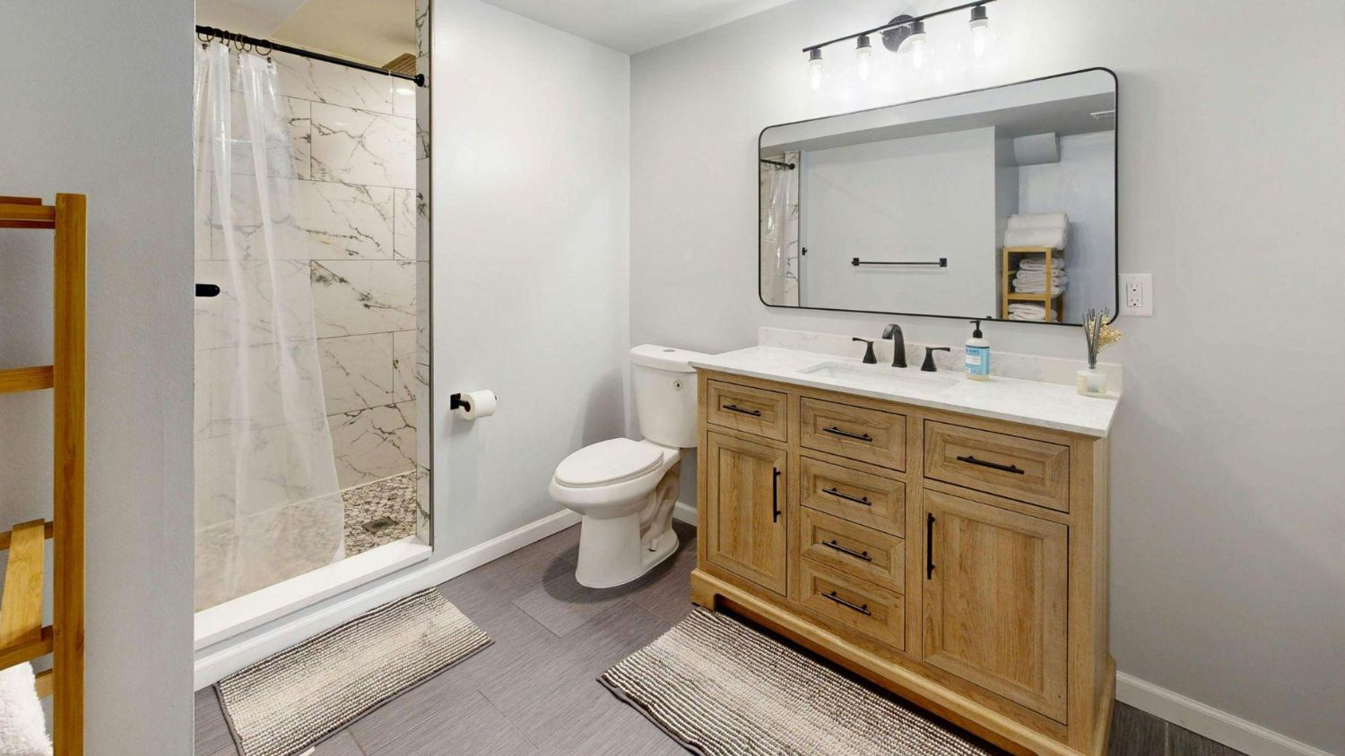 How Modern Bathroom Accessories Improve Daily Comfort
