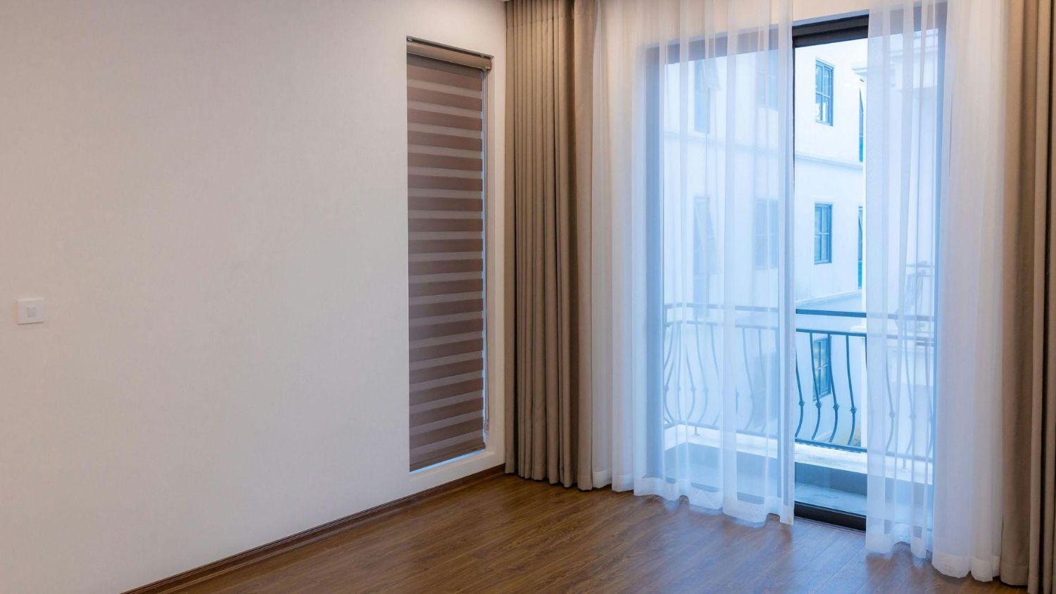 What Is a Window Curtain Clamp and Why Is It Used?